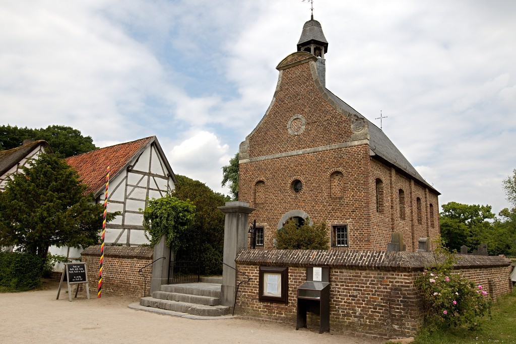 Openluchtmuseum Bokrijk museum belgie hoeve boerderij geit station molen kasteel kerk smidse